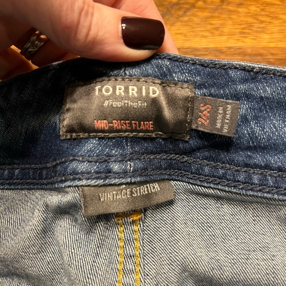Torrid mid-rise flare jeans size 24S - Picture 6 of 8